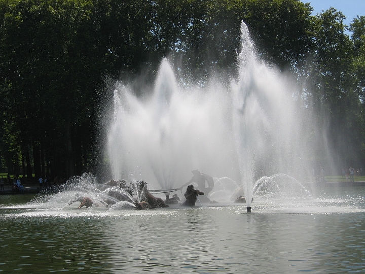 075 Versailles fountain.jpg